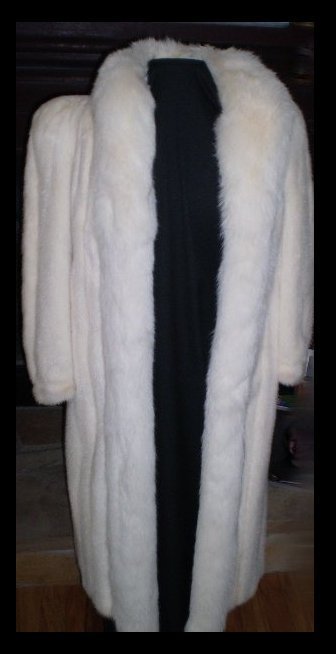 Full Length White Mink Fur Coat with Detachable Mink Hood Full Length White Mink Fur Coat with Detachable Mink Hood