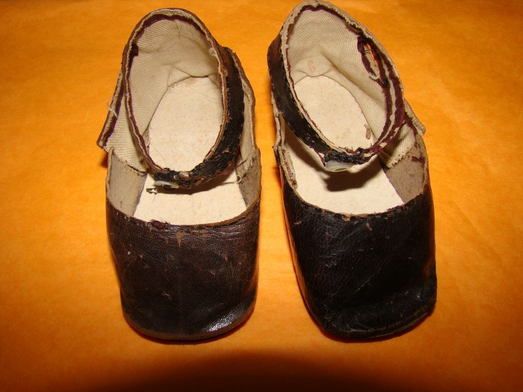 Very nice old shoes marked B (bru?? ) from lafarandolls on Ruby Lane