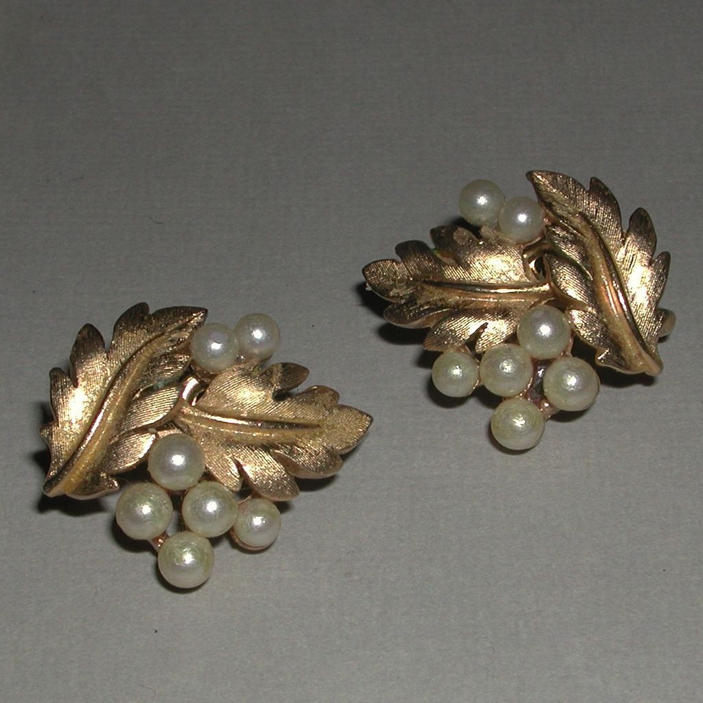 Vintage Trifari Gold Tone Leaves Faux Pearl Clip On Earrings marked ...