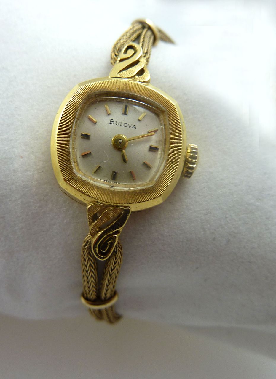 Vintage Lady 18K Gold Bulova Dress Watch from conniestreasures on Ruby Lane