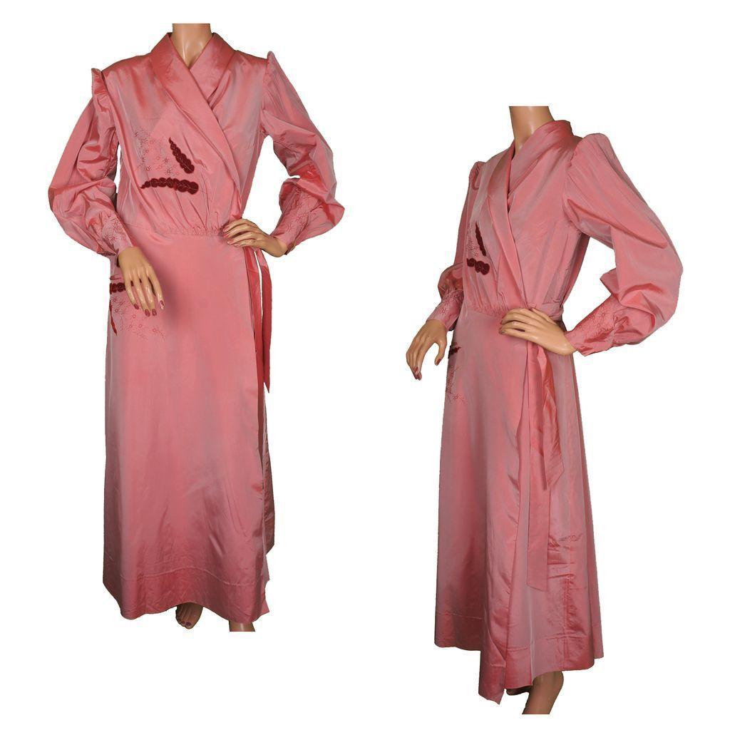 Vintage 1930s Pink Taffeta Ladies Dressing Gown Size Large from ...