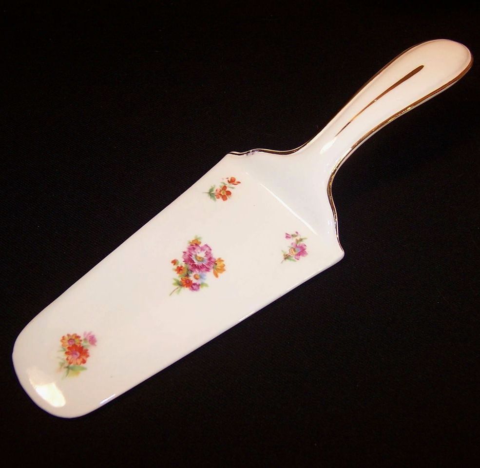 Porcelain Floral Pie or Cake Server from ruthsredemptions on Ruby Lane