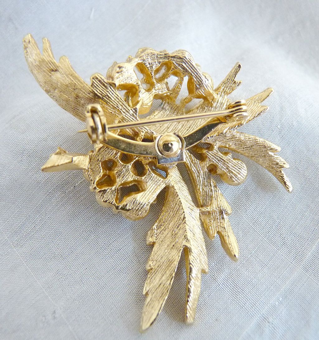 Vintage faux pearl brooch gold leaves 1950s from victoriascurio on Ruby ...