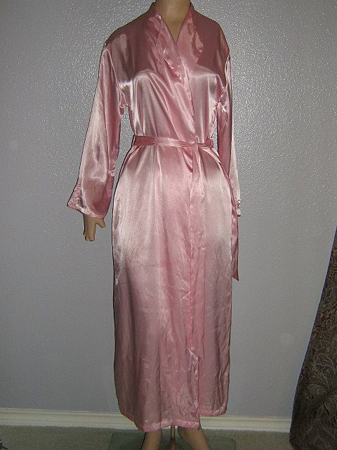Vintage robes - Lookup BeforeBuying